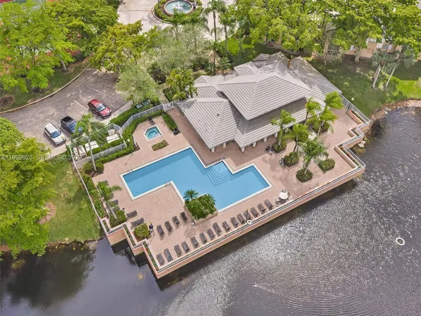 $1,735 | 9777 Westview Drive, Unit 1114, Coral Springs, FL 33076