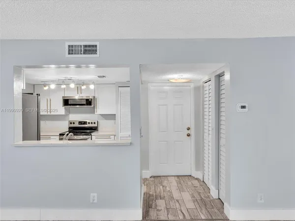 $1,735 | 9777 Westview Drive, Unit 1114, Coral Springs, FL 33076