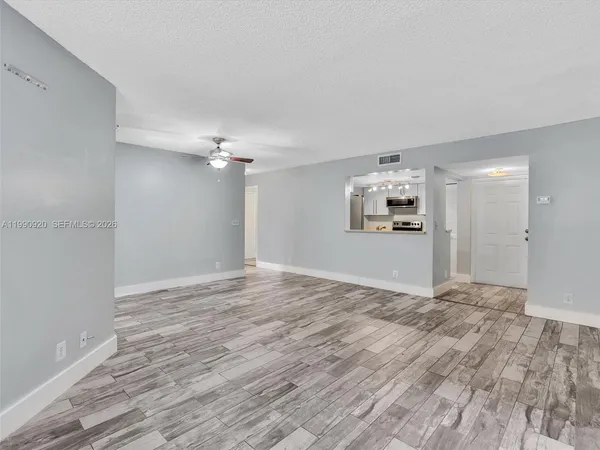 $1,735 | 9777 Westview Drive, Unit 1114, Coral Springs, FL 33076