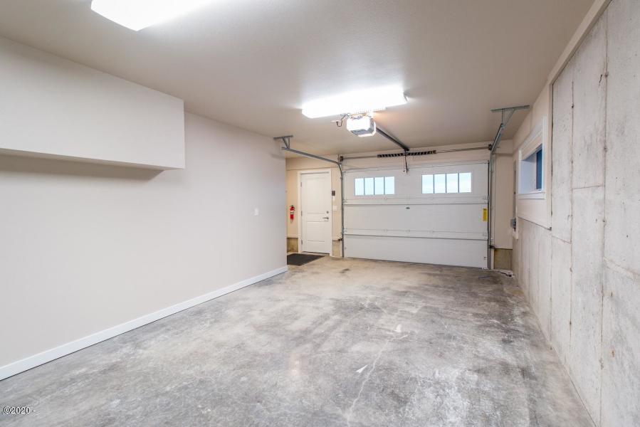 36380 Brooten Mountain Road Pacific City, OR 97135 - Photo 14 of 22 Garage