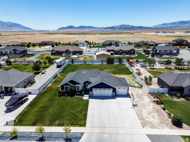 712 East Sunset View Road Grantsville, UT 84029 - Photo 8 of 44 Welcome Home!!!