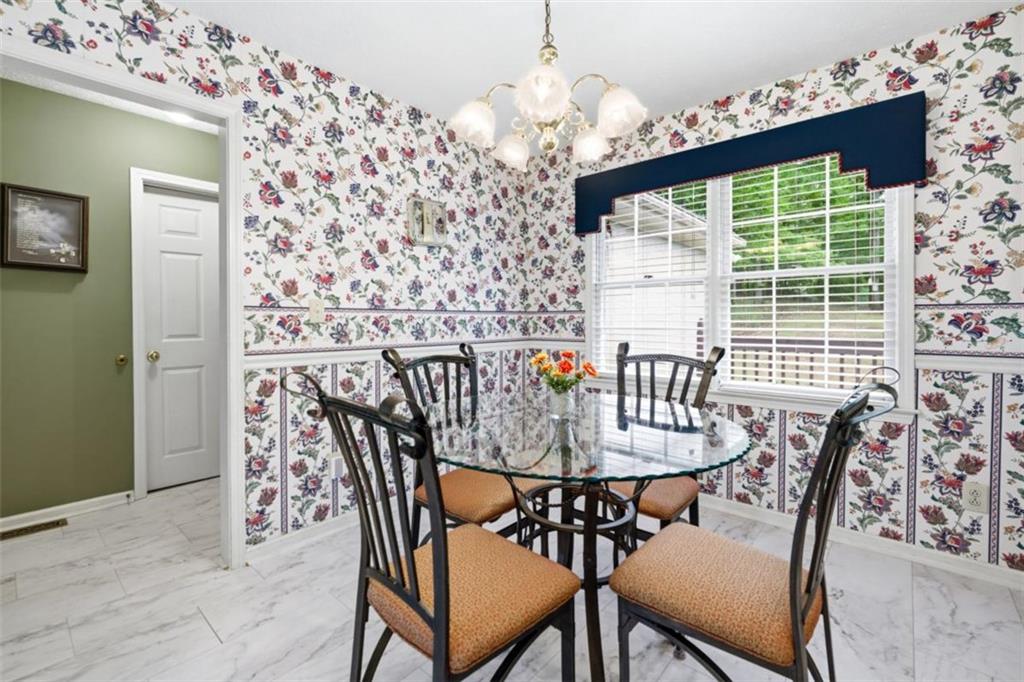 285 Burch Road Fayetteville, GA 30214 - Photo 6 of 37