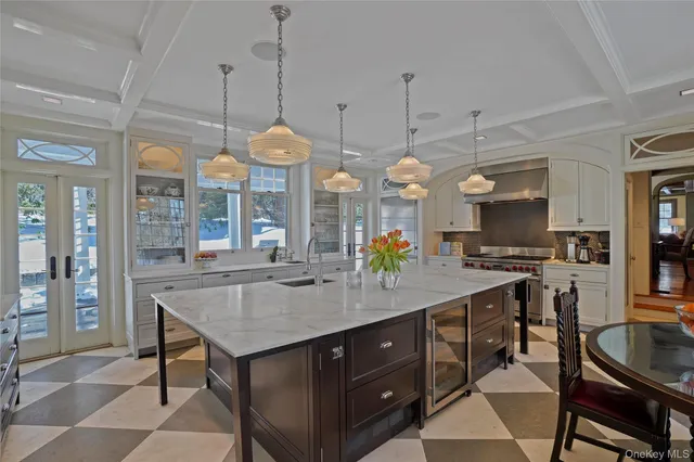 $2,995,000 | 534 Pelham Manor Road, Pelham, NY 10803