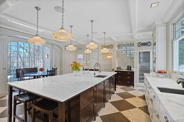 $2,995,000 | 534 Pelham Manor Road, Pelham, NY 10803