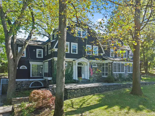 $2,995,000 | 534 Pelham Manor Road, Pelham, NY 10803