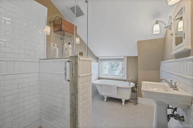 $2,995,000 | 534 Pelham Manor Road, Pelham, NY 10803