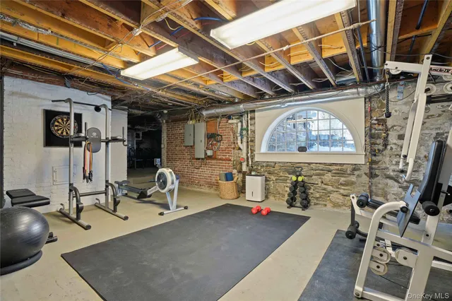 $2,995,000 | 534 Pelham Manor Road, Pelham, NY 10803