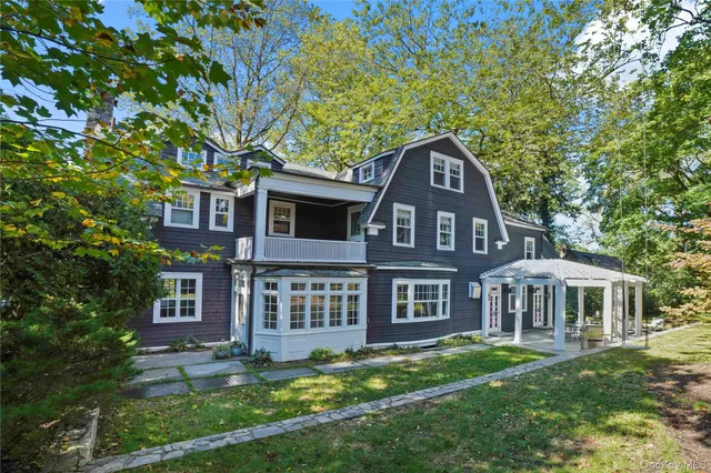 $2,995,000 | 534 Pelham Manor Road, Pelham, NY 10803