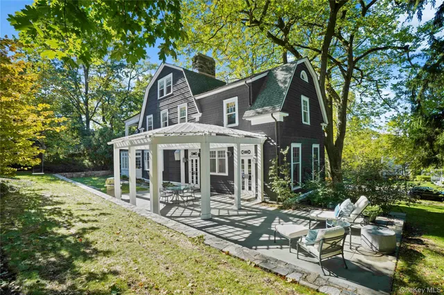$2,995,000 | 534 Pelham Manor Road, Pelham, NY 10803