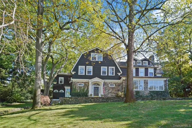 $2,995,000 | 534 Pelham Manor Road, Pelham, NY 10803