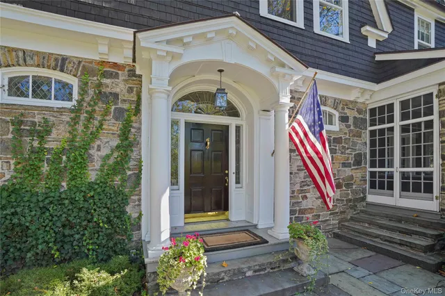 $2,995,000 | 534 Pelham Manor Road, Pelham, NY 10803