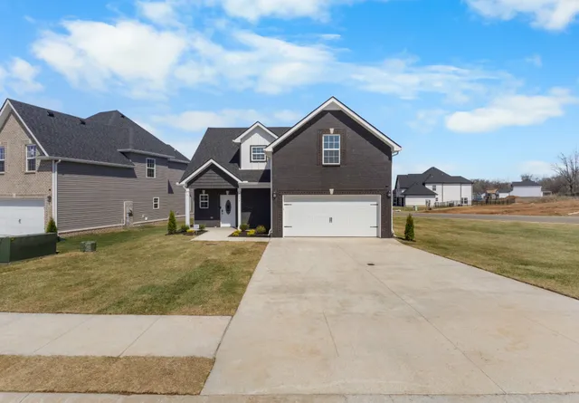 $384,900 | 2531 Rafiki Drive, Clarksville, TN 37042