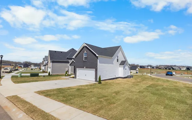 $384,900 | 2531 Rafiki Drive, Clarksville, TN 37042
