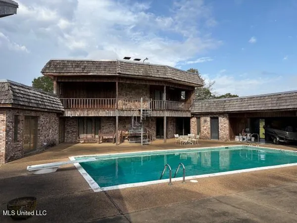 $475,000 | 113 Brantley Drive, Forest, MS 39074