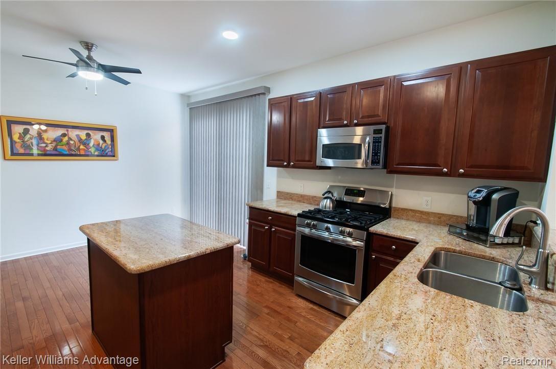 49788 Potomac Road Canton, MI 48188 - Photo 11 of 36 PotomacRd_49788_Kitchen_01.jpg