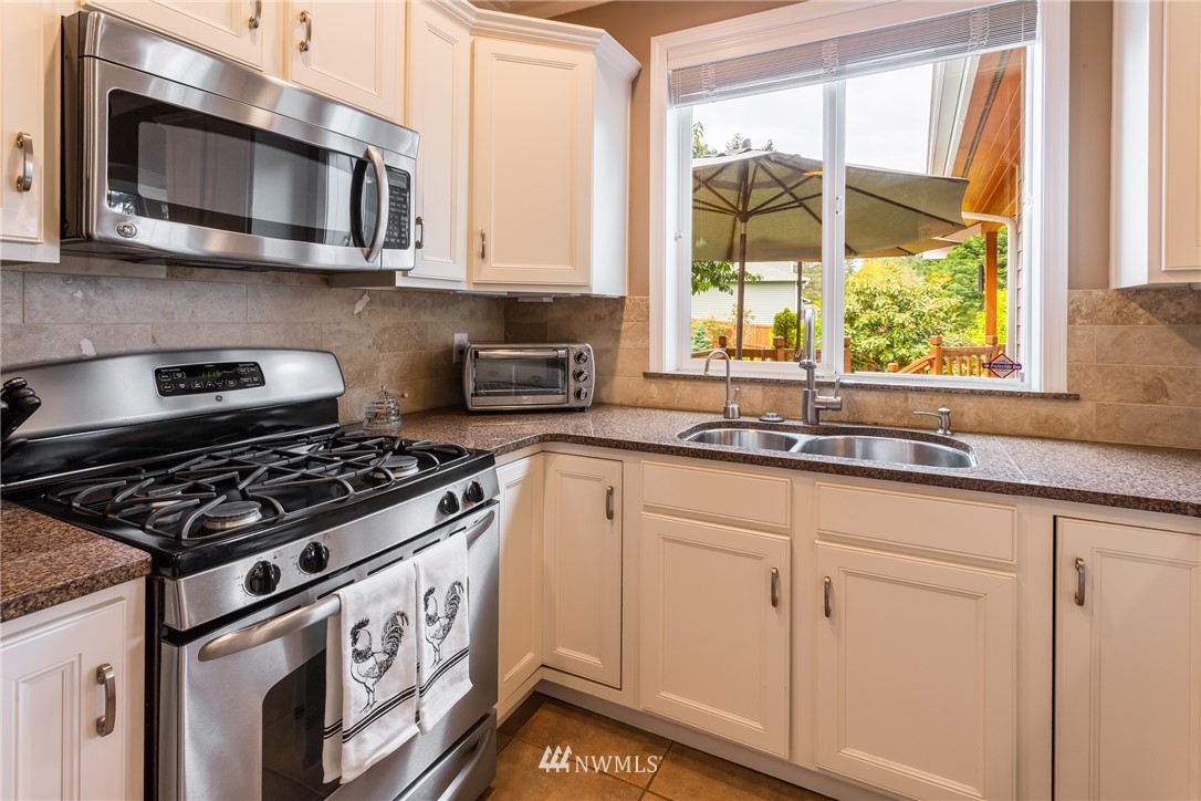 16109 Simonds Road Northeast Kenmore, WA 98028 - Photo 14 of 25