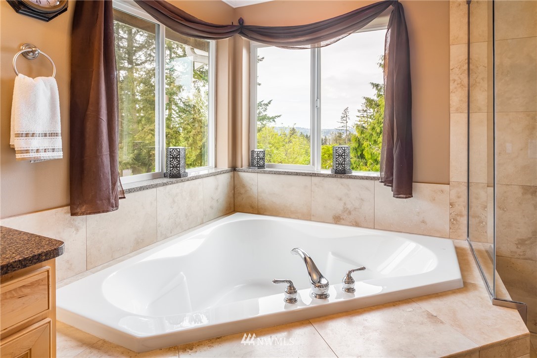 16109 Simonds Road Northeast Kenmore, WA 98028 - Photo 8 of 25