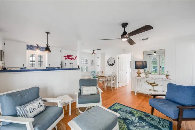 $2,500 | 416 East Avenue B, Port Aransas, TX 78373