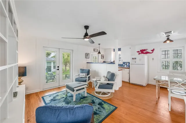 $2,500 | 416 East Avenue B, Port Aransas, TX 78373