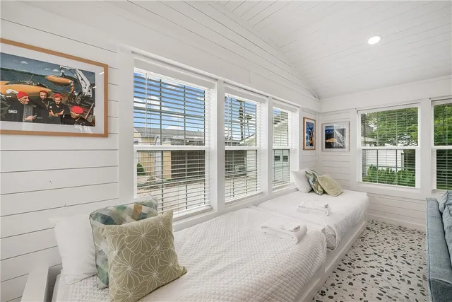 $2,500 | 416 East Avenue B, Port Aransas, TX 78373