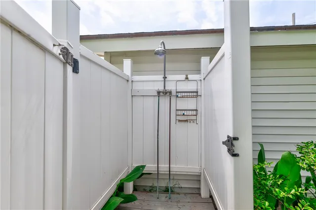 $2,500 | 416 East Avenue B, Port Aransas, TX 78373