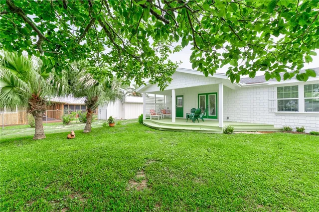 $2,500 | 416 East Avenue B, Port Aransas, TX 78373