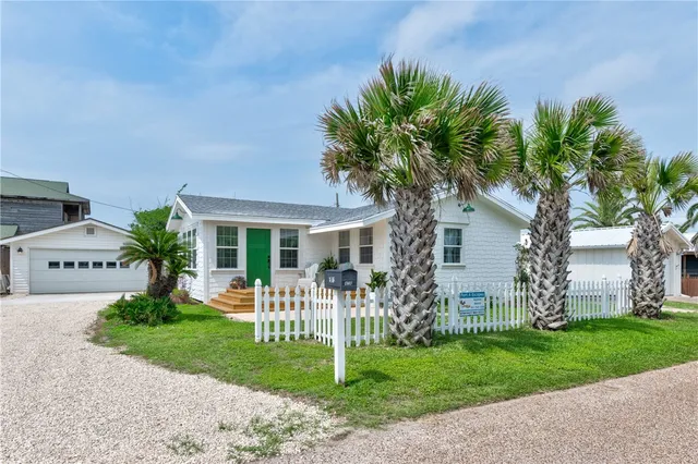 $2,500 | 416 East Avenue B, Port Aransas, TX 78373
