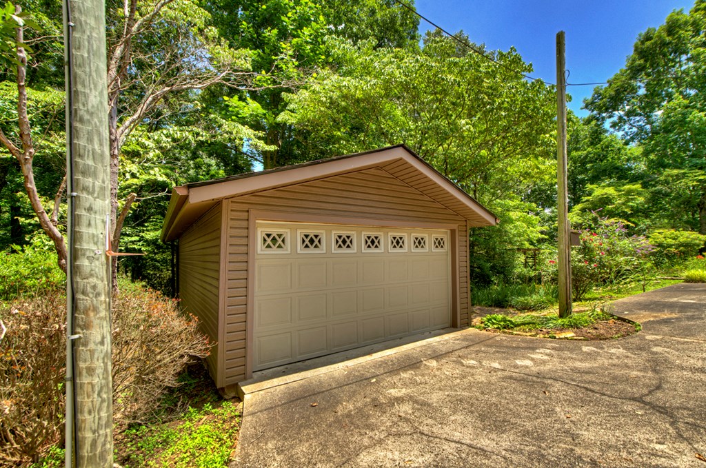 423 Chinquapin Road Ellijay, GA 30536 - Photo 12 of 64 Detached garage