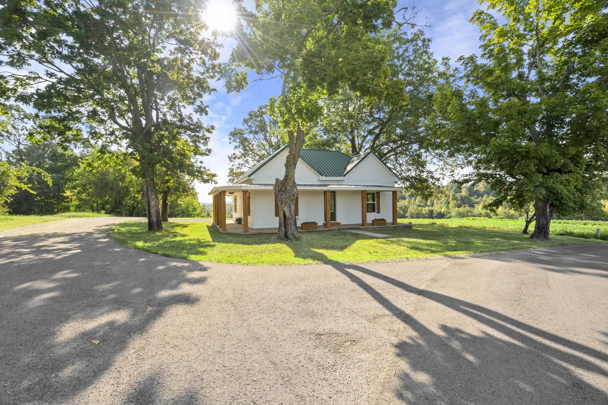 240 West George Durham Road Westmoreland, TN 37186 - Photo 3 of 31 Gallery Image 3