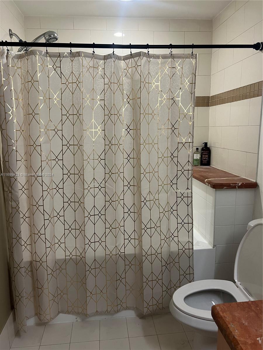 1350 Northwest 8th Court, Unit D4 Miami, FL 33136 - Photo 14 of 33