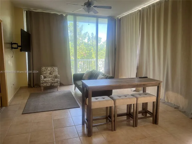 $2,100 | 1350 Northwest 8th Court, Unit D4, Miami, FL 33136