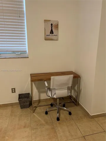 $2,100 | 1350 Northwest 8th Court, Unit D4, Miami, FL 33136