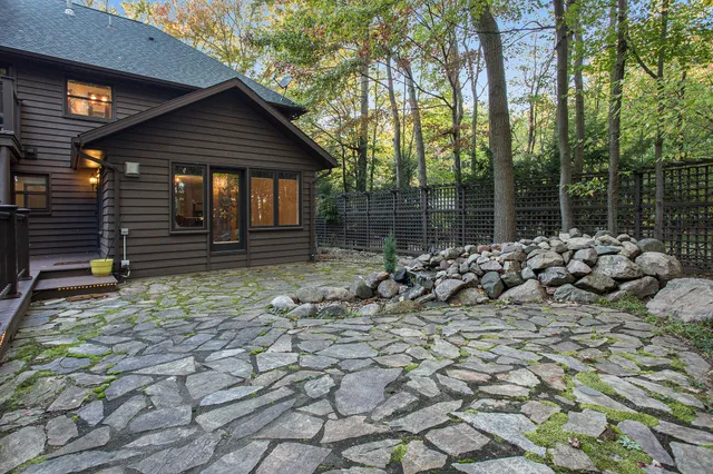 $549,900 | 8425 Oakside Street, Portage, MI 49002