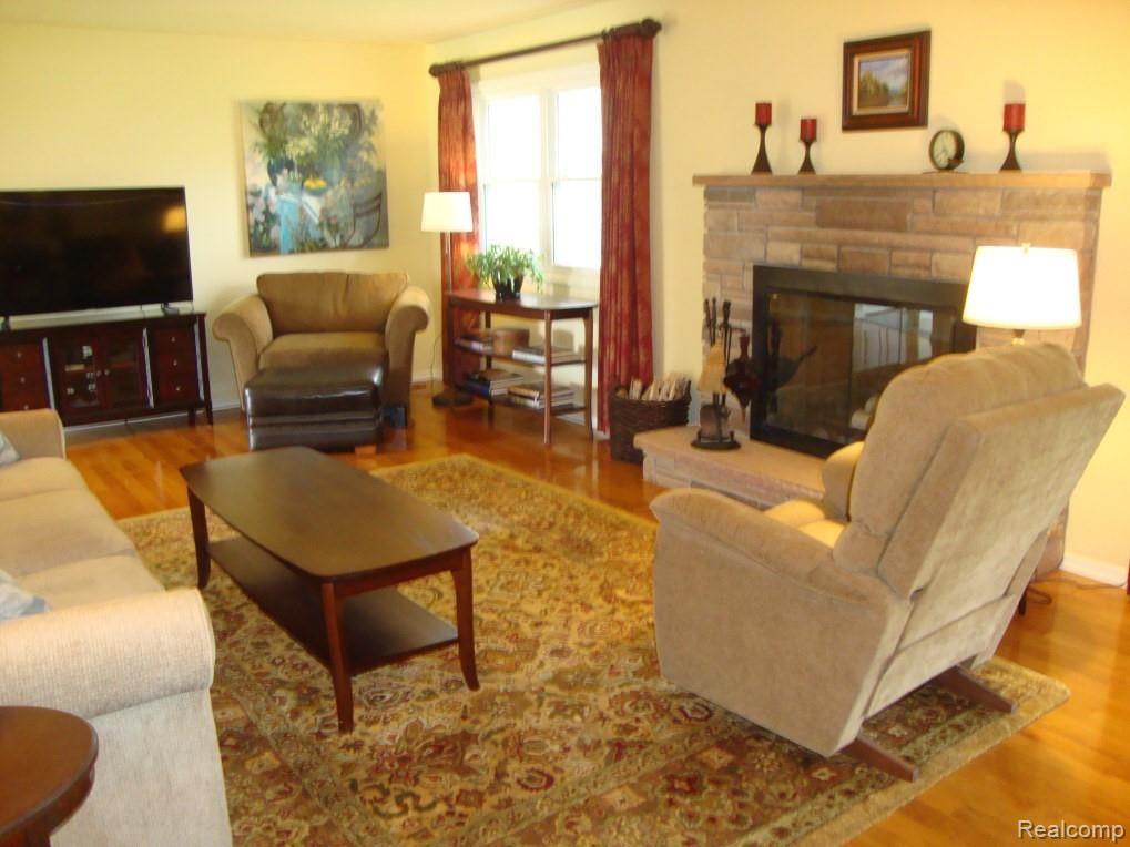 5189 Van Slyke Road Flint, MI 48507 - Photo 8 of 22 DSC00234.jpg