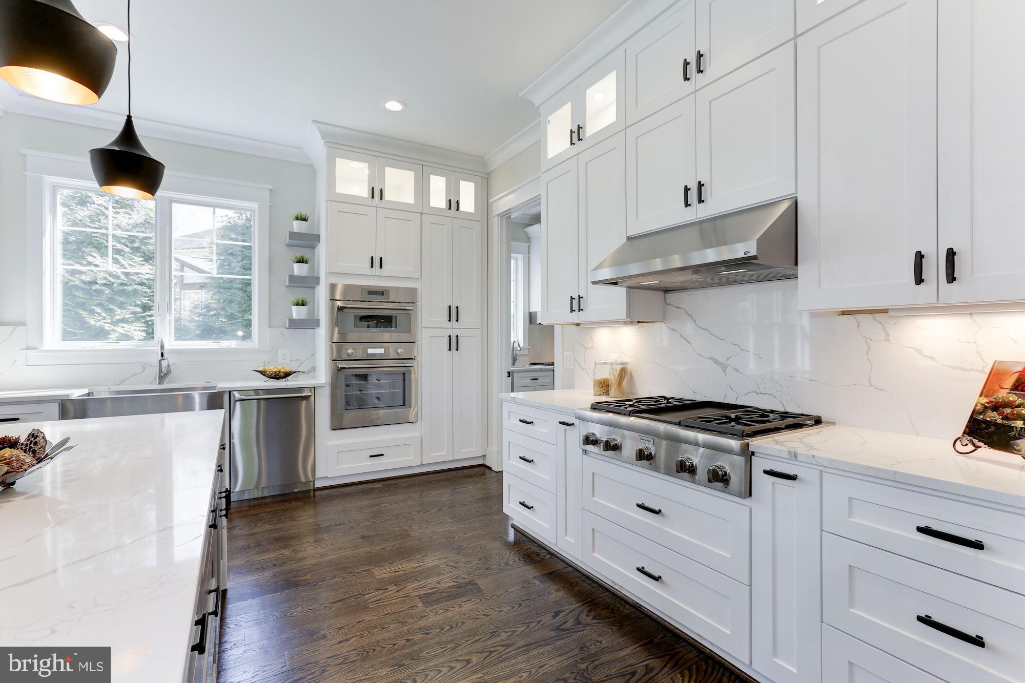 6834 Churchill Road McLean, VA 22101 - Photo 29 of 110 Thermador Stainless Steel Appliance Suite