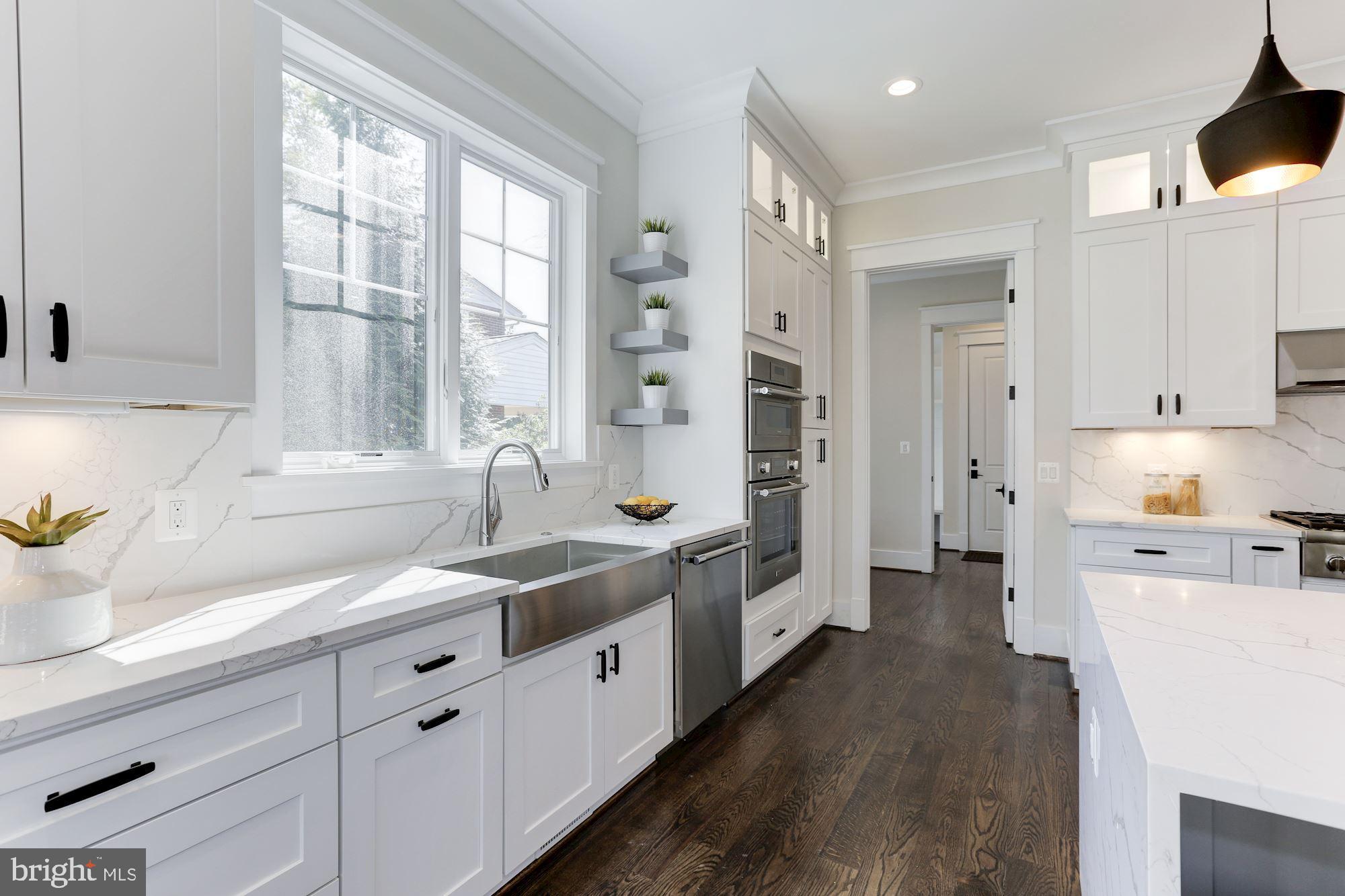 6834 Churchill Road McLean, VA 22101 - Photo 33 of 110 Natural Lighting