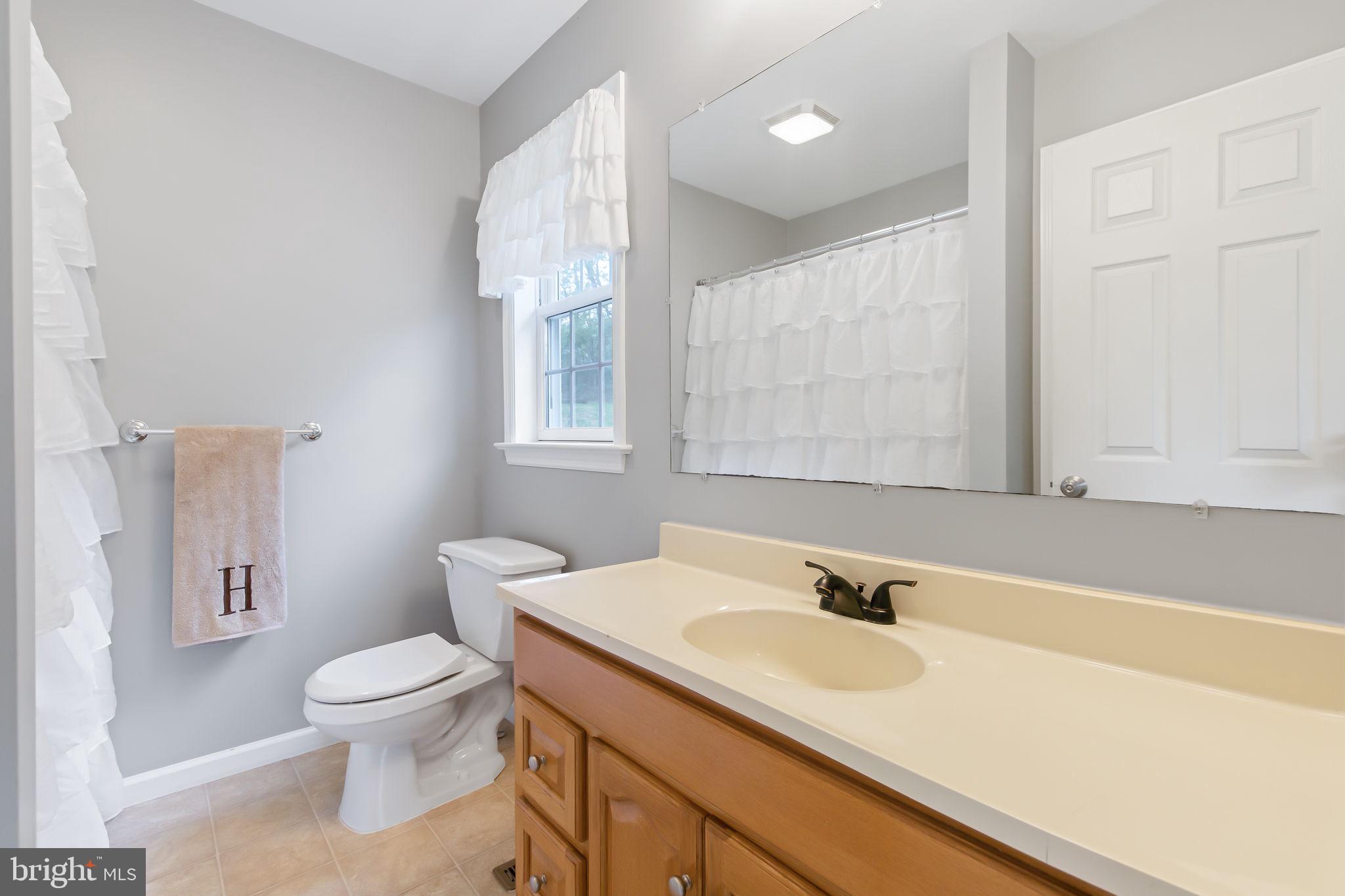 1240 Dridge Hill Road Lititz, PA 17543 - Photo 17 of 40 Primary bathroom