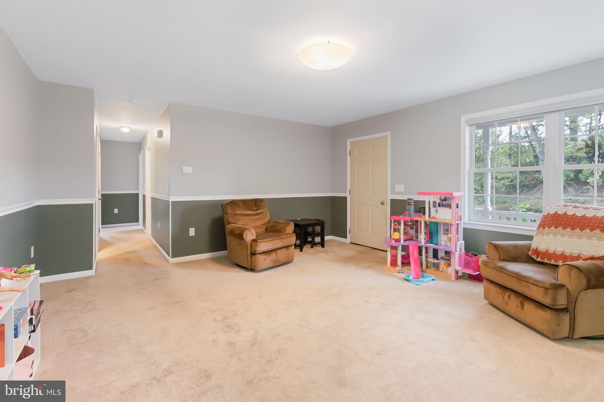 1240 Dridge Hill Road Lititz, PA 17543 - Photo 7 of 40