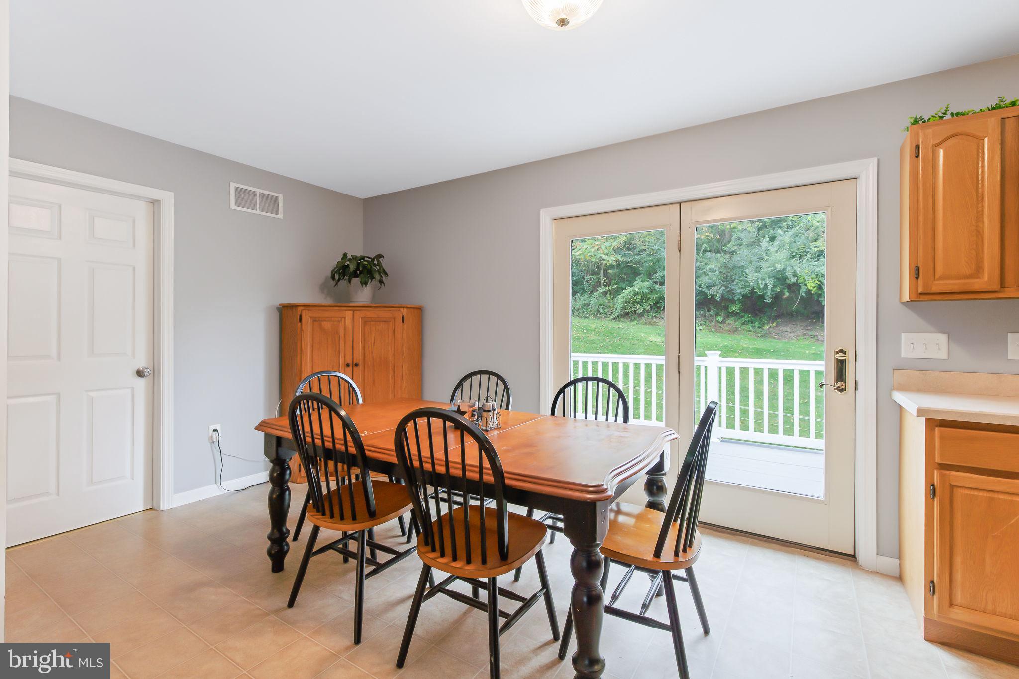 1240 Dridge Hill Road Lititz, PA 17543 - Photo 8 of 40