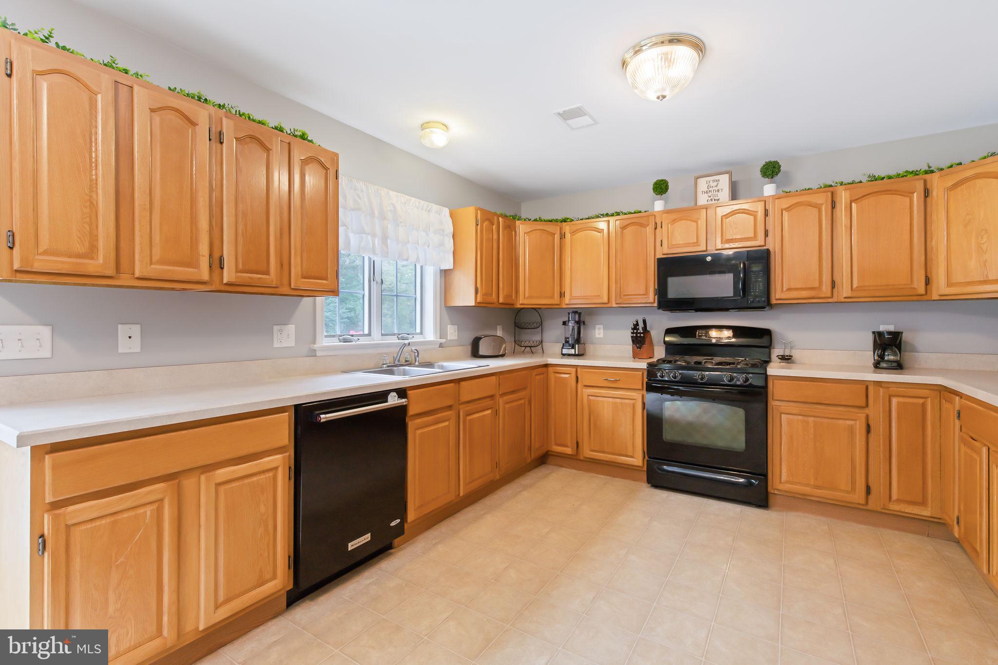 1240 Dridge Hill Road Lititz, PA 17543 - Photo 10 of 40