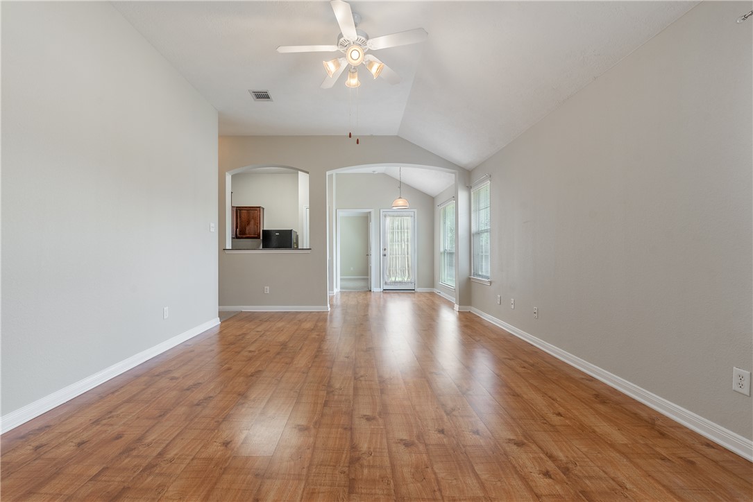 1033 Fallbrook Loop College Station, TX 77845 - Photo 5 of 16
