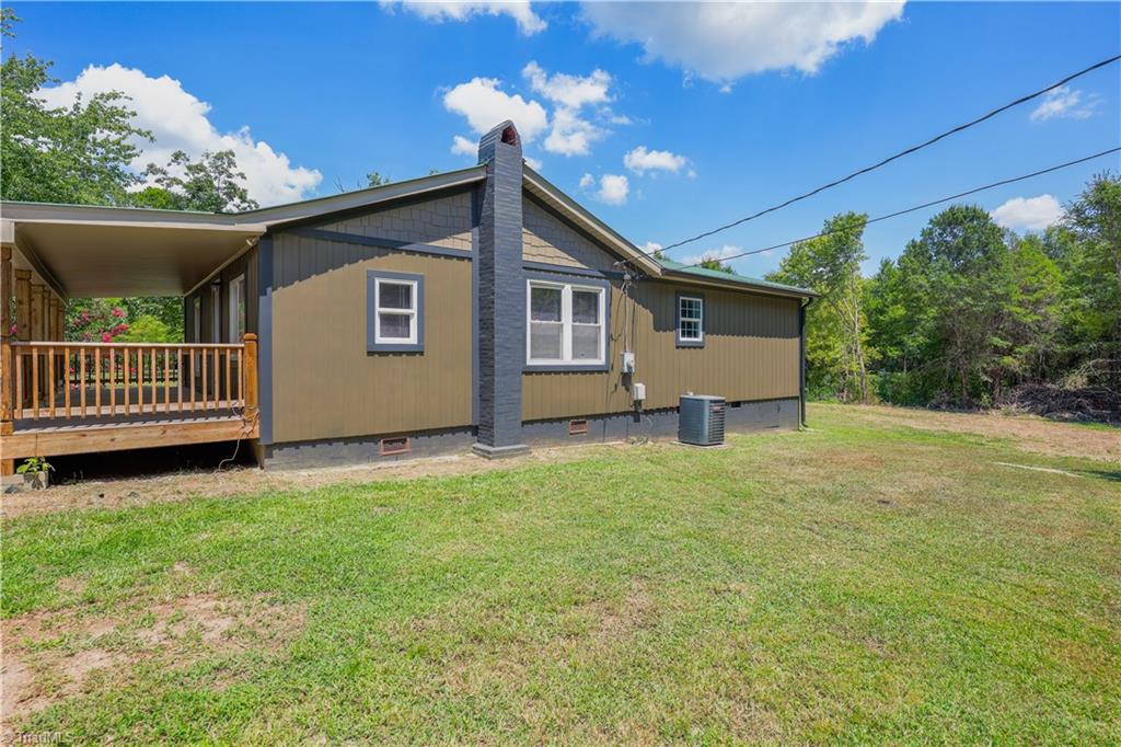 4651 Shiptontown Road Denton, NC 27239 - Photo 7 of 50 Side Yard