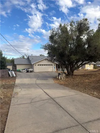 $400,000 | 30065 Tioga Drive, Coarsegold, CA 93614