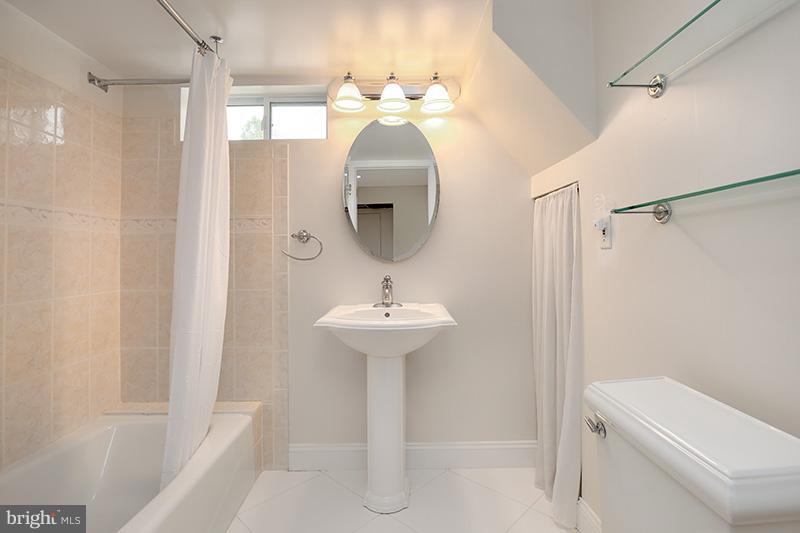 4501 Bennion Road Silver Spring, MD 20906 - Photo 22 of 28 Bath