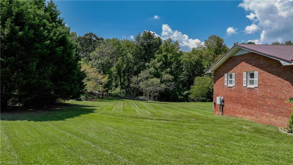 5565 Robbins Country Road Trinity, NC 27370 - Photo 11 of 45