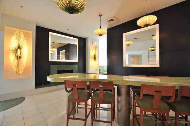 $329,900 | 125 South Green Street, Unit 907A, Chicago, IL 60607