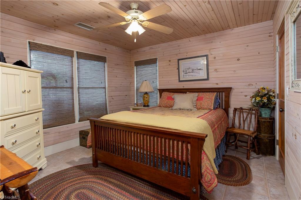 331 Doe Run Purlear, NC 28665 - Photo 13 of 22