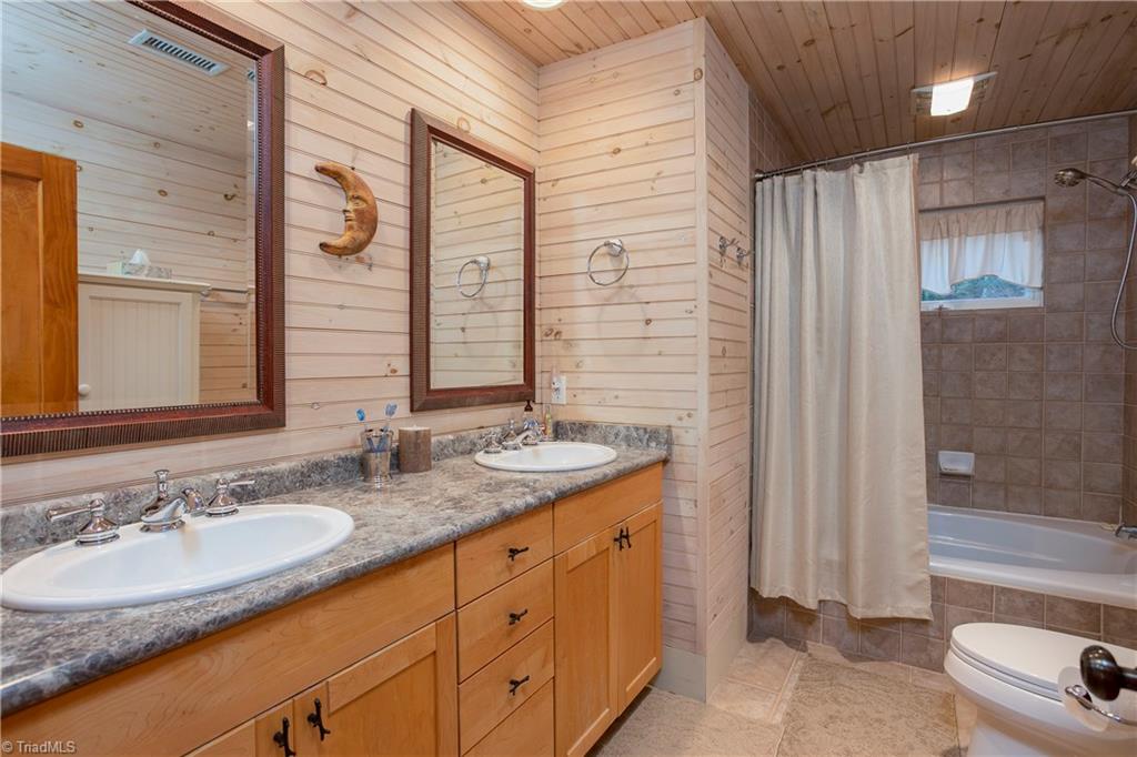 331 Doe Run Purlear, NC 28665 - Photo 14 of 22