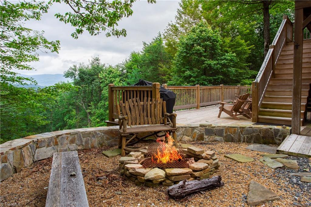 331 Doe Run Purlear, NC 28665 - Photo 17 of 22