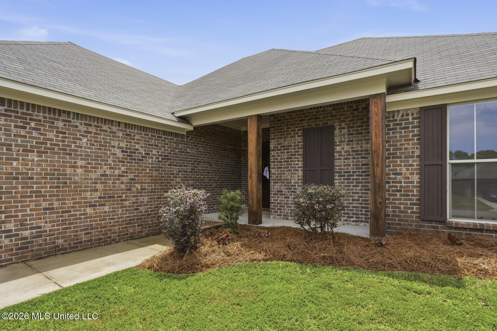 153 Falls Crossing Madison, MS 39110 - Photo 3 of 23 153 Falls Crossing-3